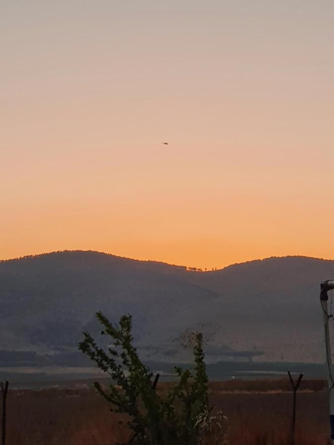 Gilboa View - יחידת אירוח מתוקה Appartamento Reshafim Esterno foto
